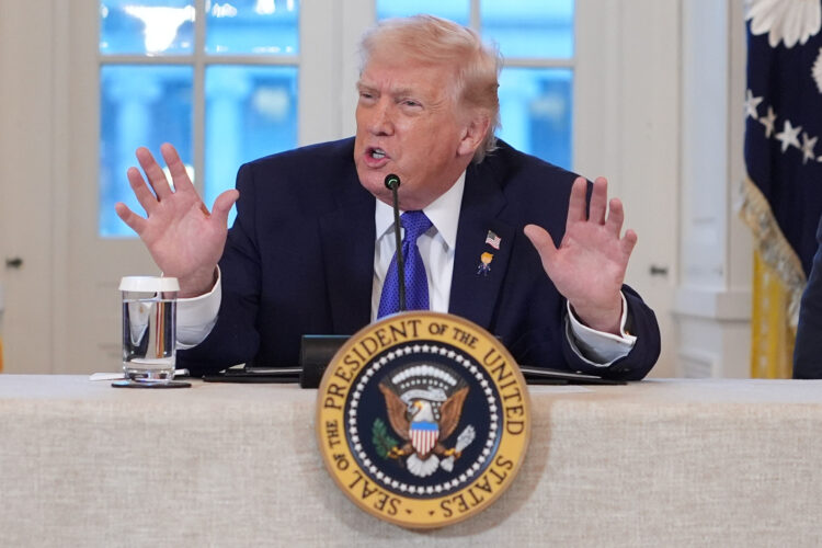 Venezuela war powers resolution fails in Senate as 2 Republicans bow to Trump pressure